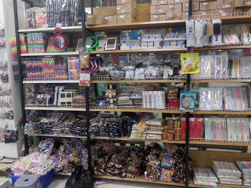 專注批發(fā)，品質(zhì)先行 從日用百貨到木材銷售的一站式實(shí)體經(jīng)營(yíng)